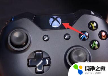 xbox手柄开机键是哪个