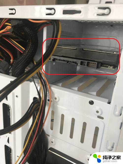 台式电脑可以安装两个机械硬盘吗